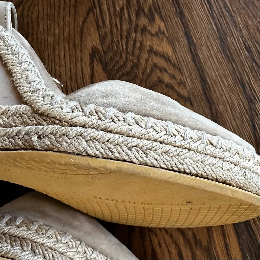 Stuart Weitzman elegant espadrille
